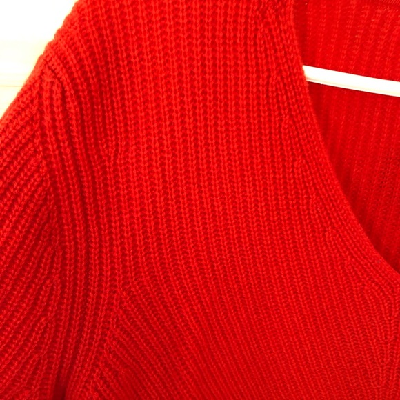 Nordstrom Signature V-Neck 100% cashmere red sweater - Picture 4 of 4